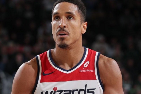 尼克斯再签布罗格登,后场竞争更趋激烈 尼克斯再签布罗格登,后场竞争更趋激烈